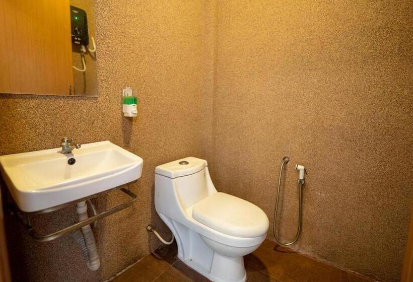 Трехместный Номер Deluxe, Mrj Hotel Wakaf Che Yeh 1