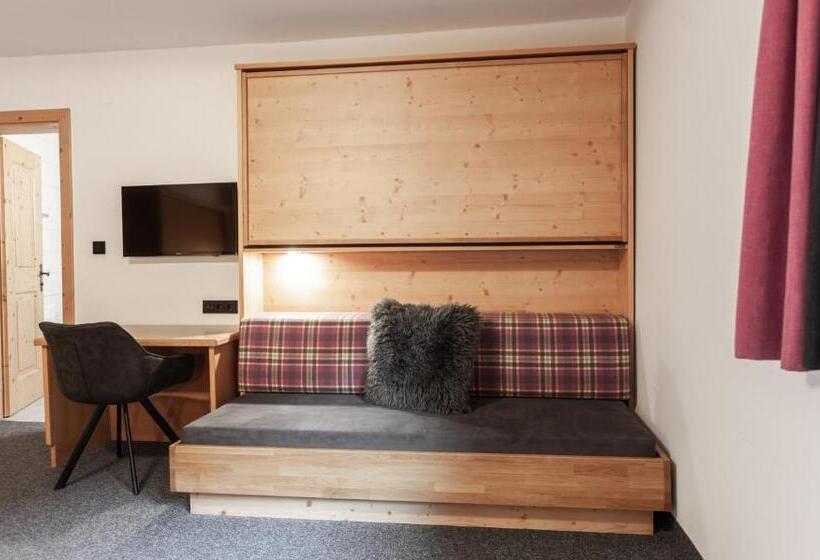 Четырехместный Номер Стандарт, First Mountain Hotel ötztal