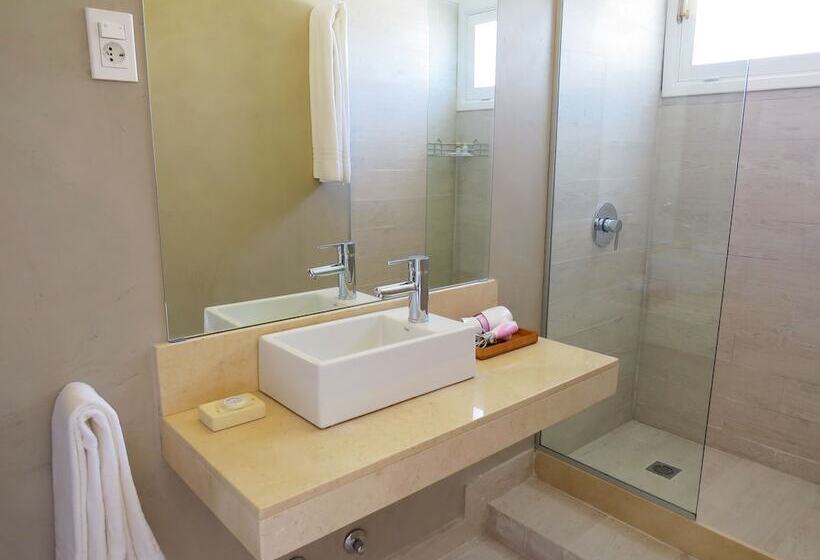 اتاق لوکس سه تخته, Atlantico Boutique