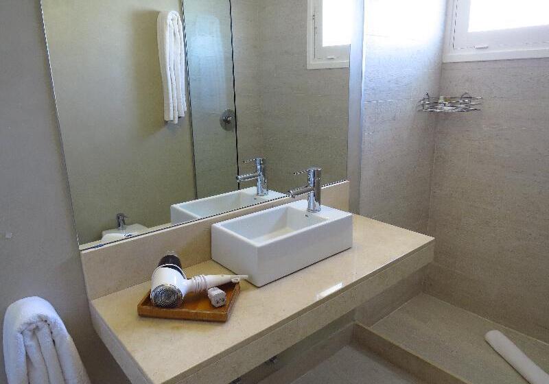 اتاق لوکس سه تخته, Atlantico Boutique