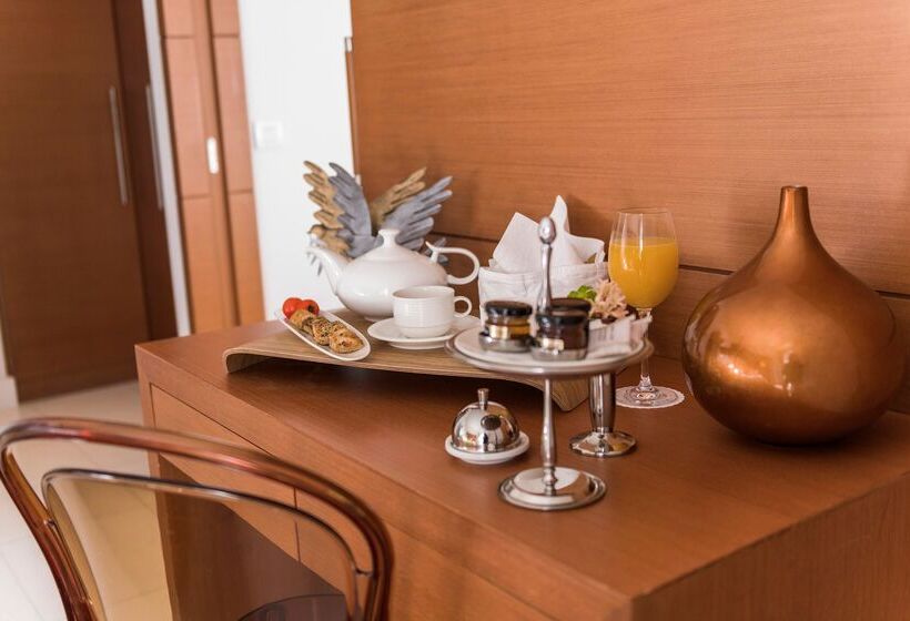 펜트하우스 스위트, Bellevue On The Beach Suites