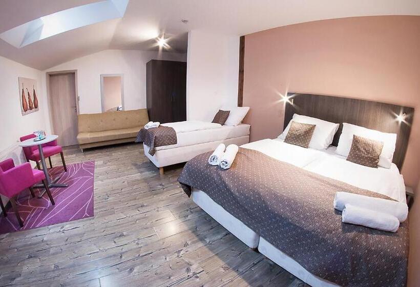 컴포트 트리플 룸, U Tří Hrušek Suites & Apartments