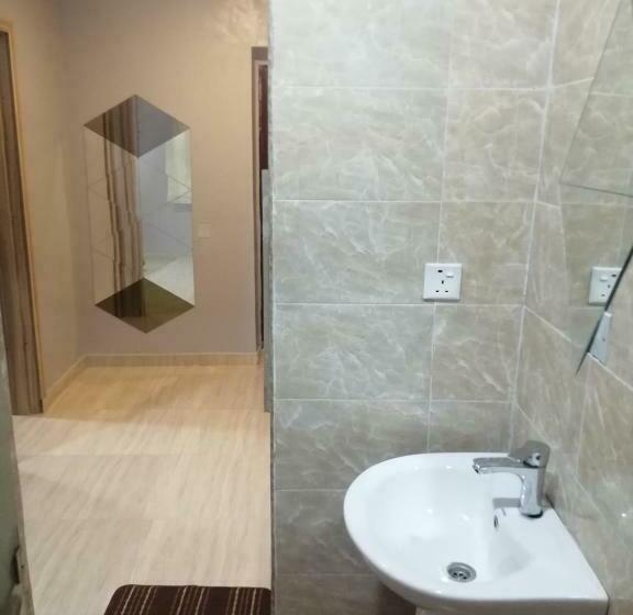 سوییت لوکس, Amazing Grace Hostel And International Serviced Apartments