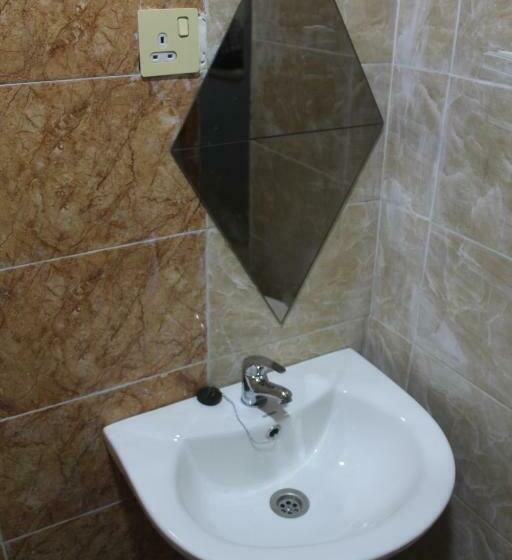 سوییت لوکس, Amazing Grace Hostel And International Serviced Apartments