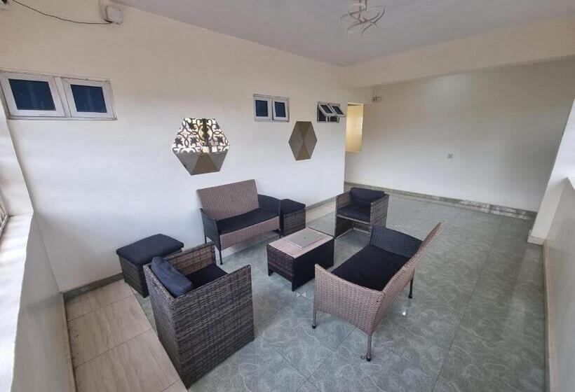 سوییت اجرایی, Amazing Grace Hostel And International Serviced Apartments