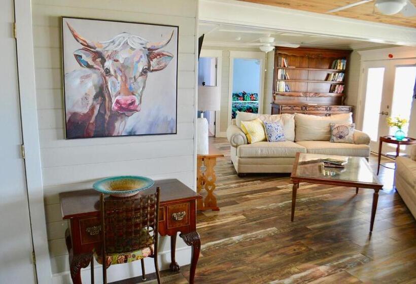 패밀리 스위트, Blue Dolphin Inn And Cottages