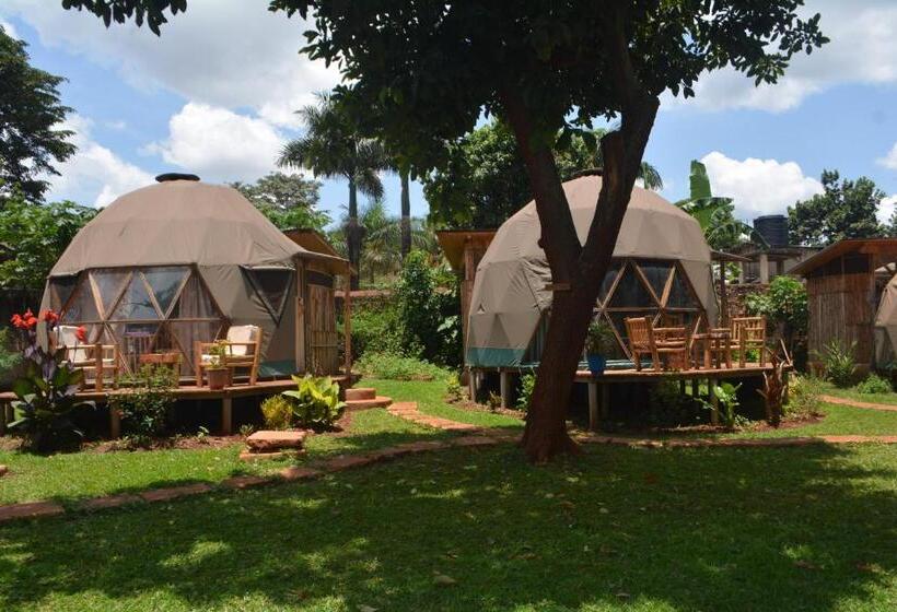 اتاق خانوادگی, Jinja Backpackers