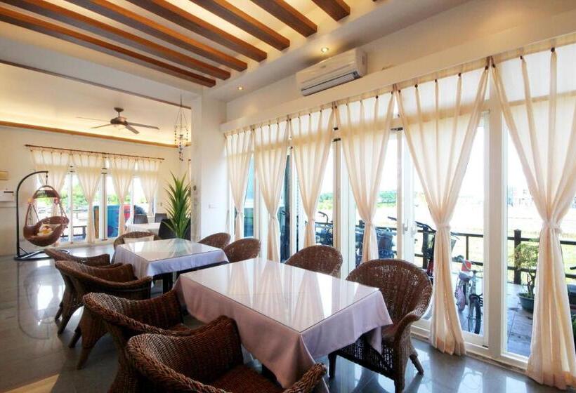 اتاق خانوادگی, Clover 248 B&b