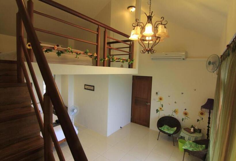اتاق خانوادگی, Clover 248 B&b