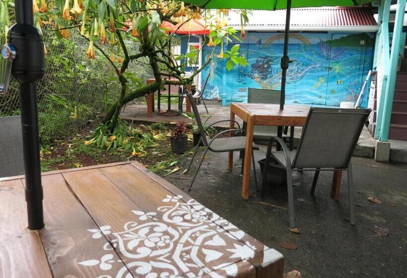 Номер Стандарт Совместная Ванная, Pahoa Village Hostel
