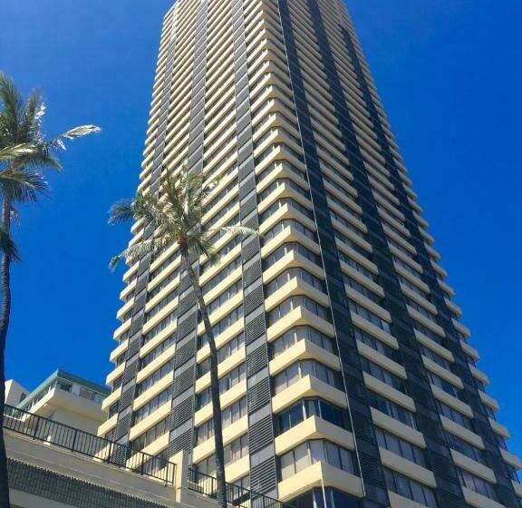 1 Bedroom Penthouse Apartment, Waikiki Penthouse @ The Monarch