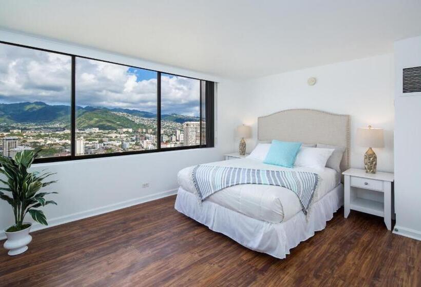 1 Bedroom Penthouse Apartment, Waikiki Penthouse @ The Monarch