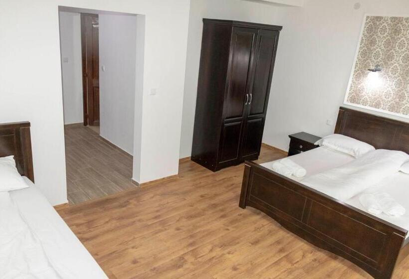 اتاق استاندارد سه نفره, Casa Valea Cernei