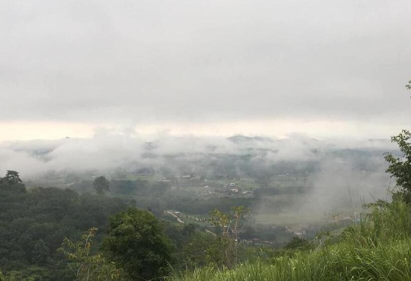 اتاق خانوادگی با سرویس بهداشتی مشترک, Khaokhopimphupha Farmstay เขาค้อพิมภูผาฟาร์มสเตย์ ไม่มีไฟฟ้า น้ำจากน้ำตกธรรมชาติ Low Cabon With Sust