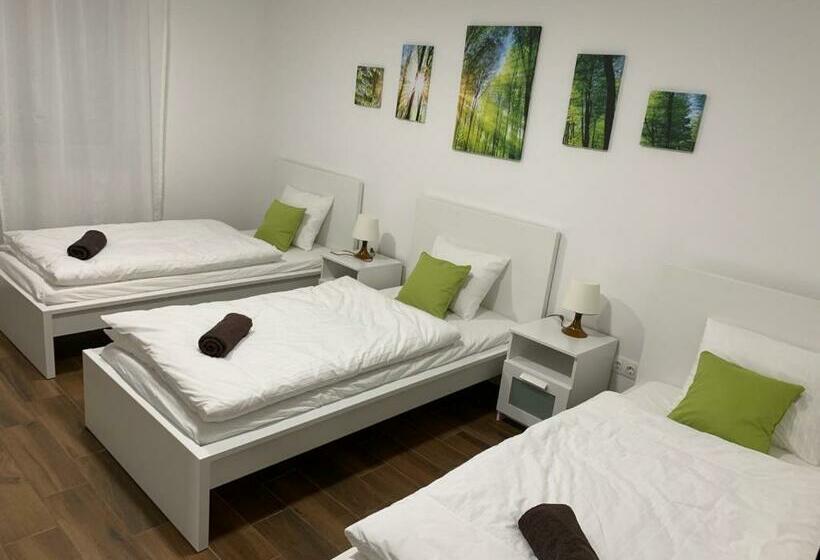 Трехместный Номер Классика, Lili Motel