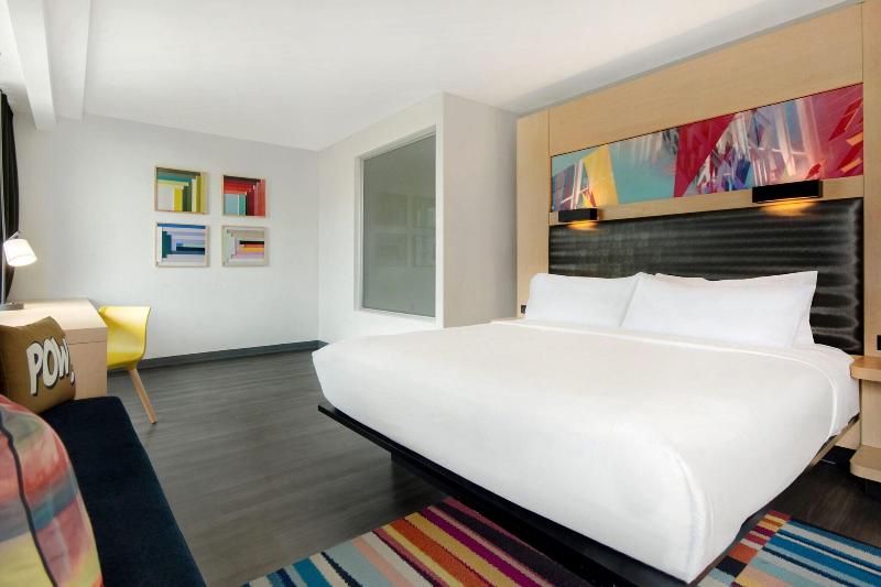 اتاق استاندارد با تخت بزرگ, Aloft Oklahoma City Downtown – Bricktown