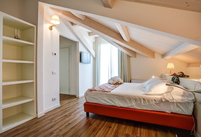 سوییت جونیور, Rimini Suite