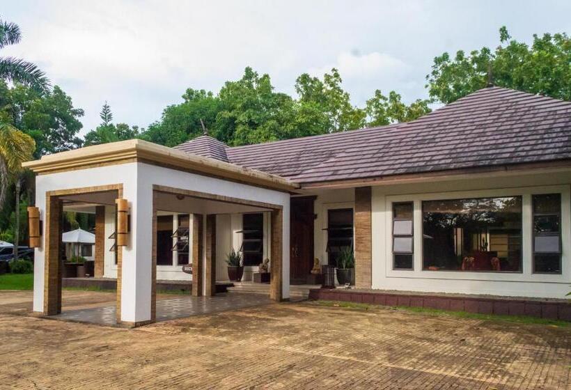 주니어 스위트, Sheridan Boutique Resort Iloilo