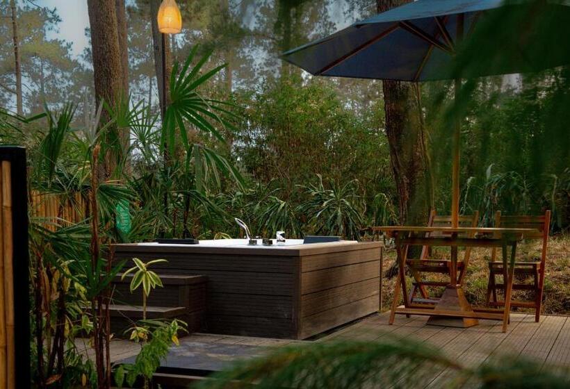 Люкс Повышенной Комфортности, Bobocabin Cikole, Bandung