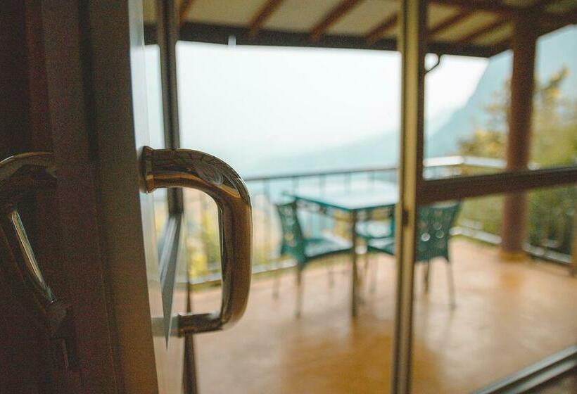 اتاق استاندارد با تخت بزرگ, Green Hill