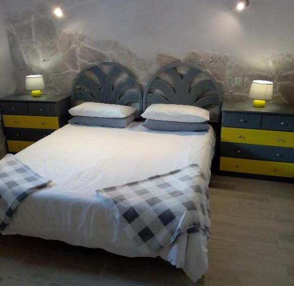 Апартаменты 2 Спальни, Almond Reef Casa Rural