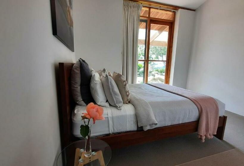 디럭스 룸, Rockbank Retreat