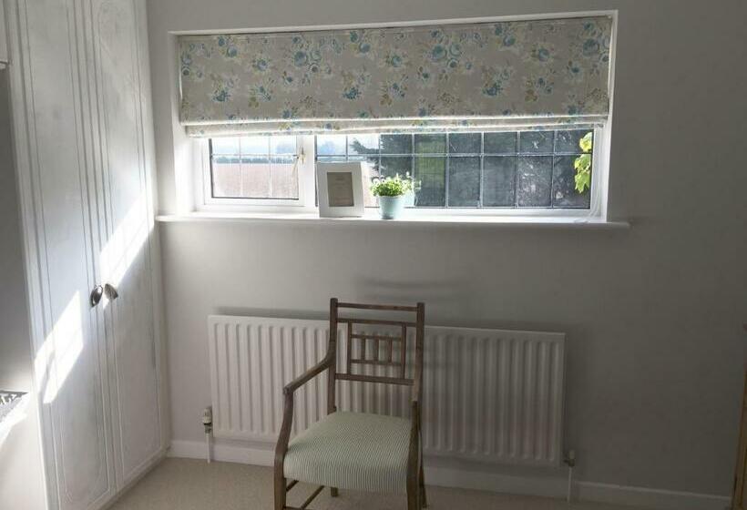 Номер Стандарт, Stapehill Lodge B&b