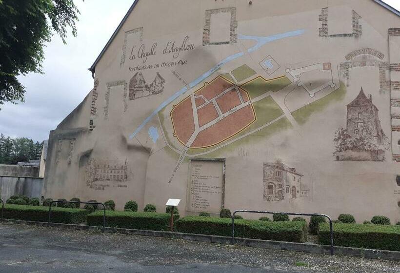 Номер Стандарт Вид на Сад, Ancien Presbytère