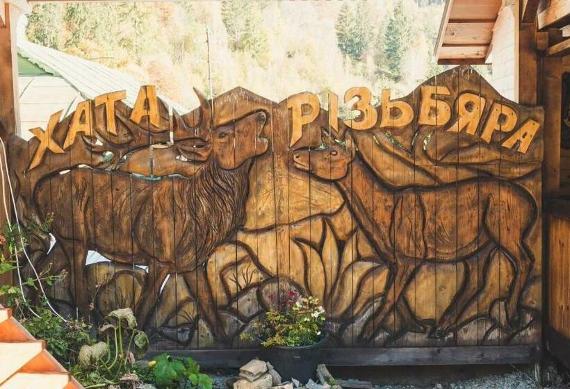 샬레, хата різьбяра   закуток