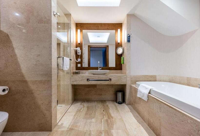 Семейный Номер, Natura Mazur Resort & Conference
