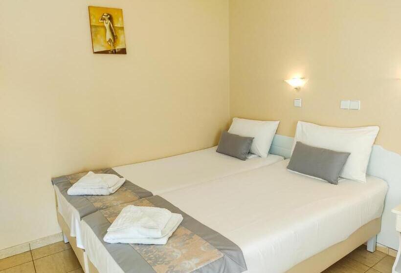 Family studio with sea view, Celeste Golden Beach