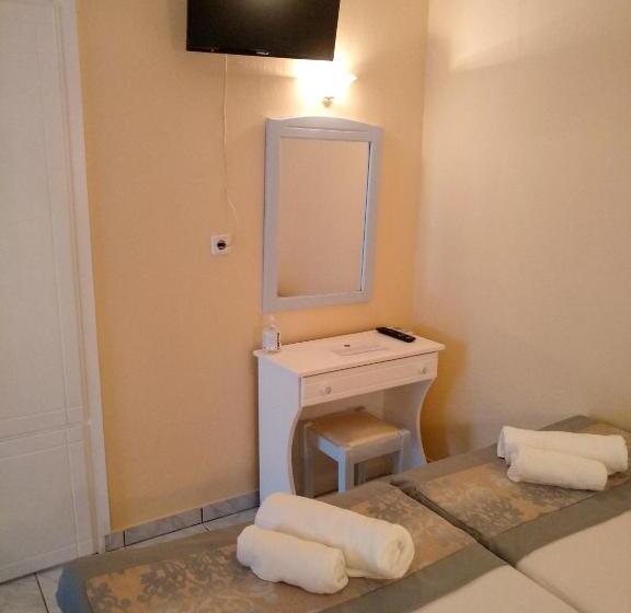 Family studio with sea view, Celeste Golden Beach
