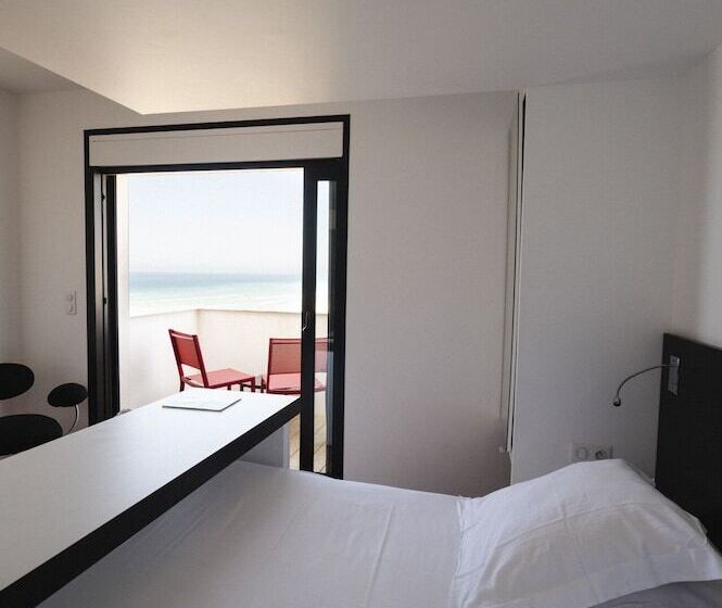 اتاق استاندارد با بالکن, Le Grand Hotel De La Plage