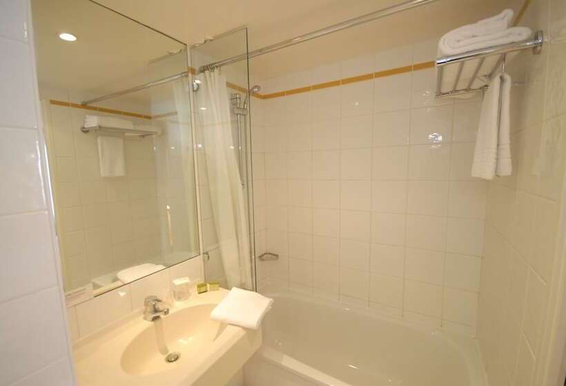 패밀리 룸, Logis Hôtel L Orée De Chartres   Barjouville