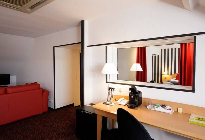 패밀리 룸, Logis Hôtel L Orée De Chartres   Barjouville