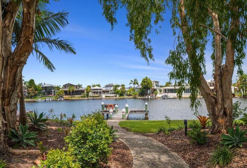 Дом 3 Спальни, Noosa Entrance Waterfront Resort