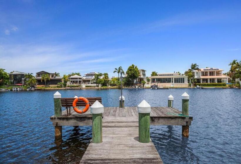 Дом 2 Спальни, Noosa Entrance Waterfront Resort
