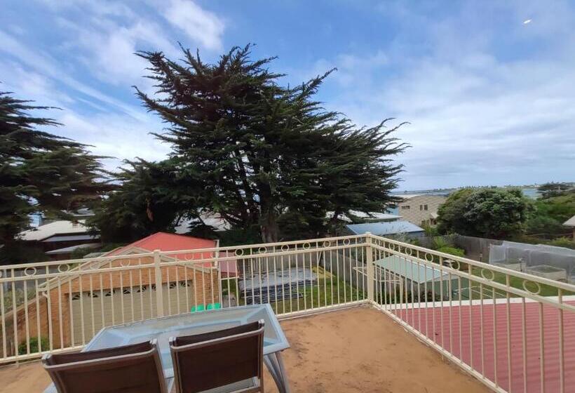 이그제큐티브 스위트, Angela S Beach Stays
