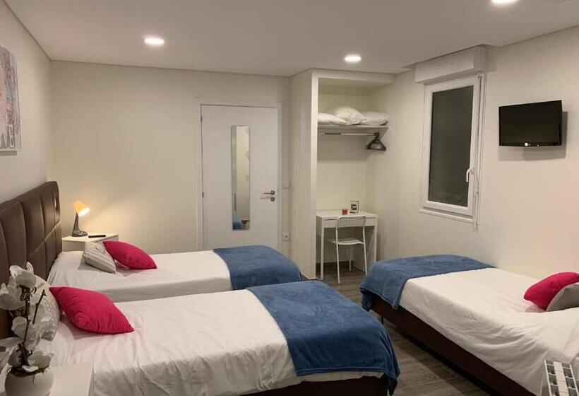 اتاق سوپریور سه تخته, Hôtel M&r