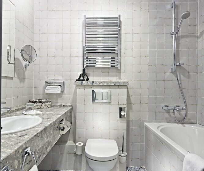 Номер Стандарт, Manufactura Design