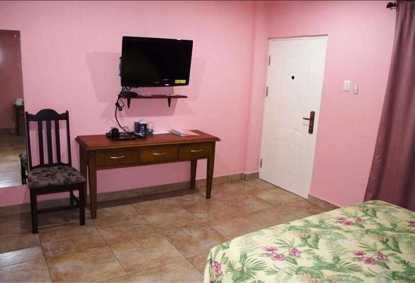اتاق استاندارد سه نفره, Piarco Village Suites