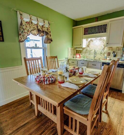 Люкс Повышенной Комфортности, Wolf Creek Farm B&b And Motorcycle Manor At Wolf Creek Farm, Llc