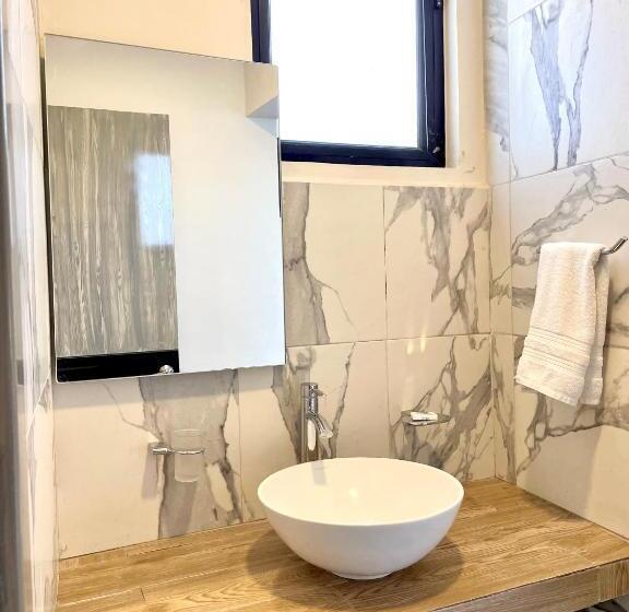 סוויטה אקזקיוטיב, Capital Suites