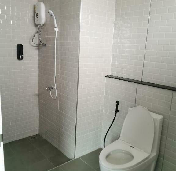 스탠다드 트리플 룸, The 8 Hostel Buriram