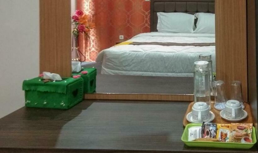 Номер Deluxe, Edhotel Kusuma Atambua Mitra Reddoorz