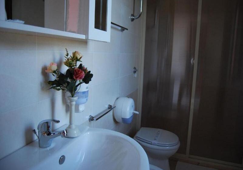 اتاق استاندارد سه نفره, Tenuta Madre Terra Resort