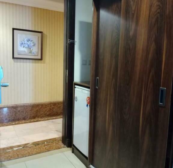 Номер Стандарт Трехместный, Sky View Hotel, Madinah