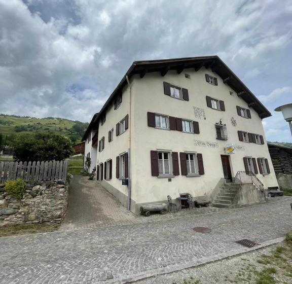 Апартаменты 2 Спальни, Gasthaus Beverin