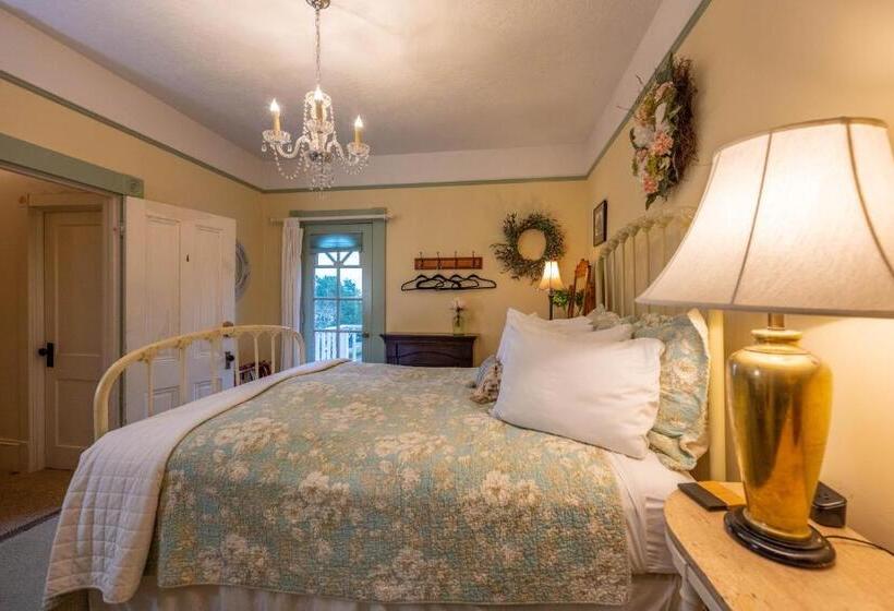 Номер Стандарт, Clementine S Guest House & Vacation Rentals