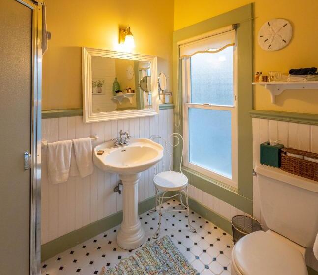 Люкс Вид на Реку, Clementine S Guest House & Vacation Rentals